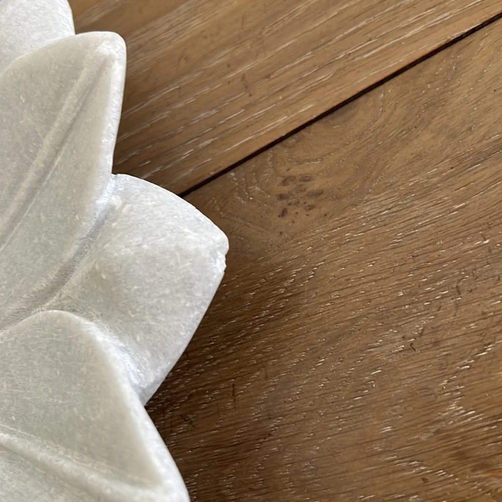 Gorgeous genuine white marble lotus flower plate dish decorative object 11” - Picture 4 of 13